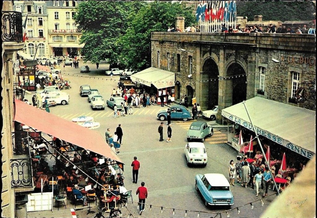Visiter Saint-Malo Découvrez l'histoire de Saint-Malo en visitant intra-muros avec le petit train touristique