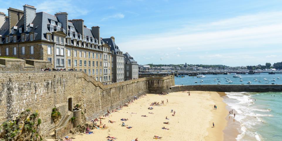 Plage du môle Saint-Malo intra-muros Bretagne