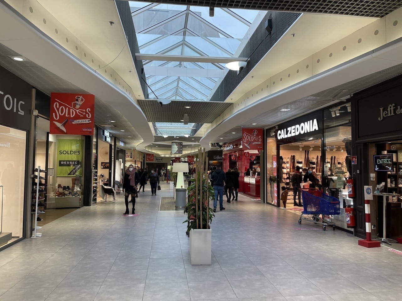 shopping à Saint-Malo au centre commerciale la madeleine